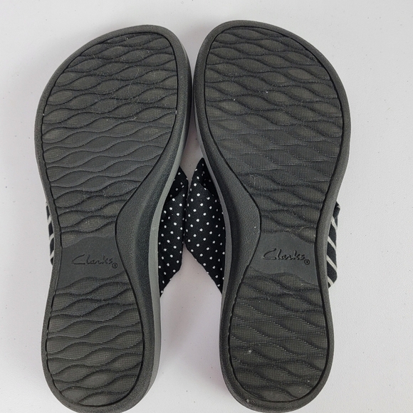 Clarks Cloud Steppers Arla Glison Black And White Striped Thong Sandals Sz 9 - Picture 6 of 16